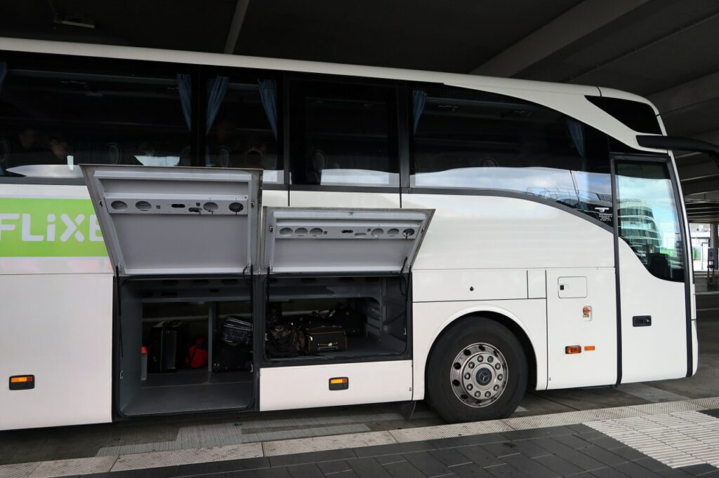 Άνοιξαν τη μπαγκαζιέρα στο λεωφορείο και βρήκαν εκτός από τις βαλίτσες, μεγαλοπαράγοντα του Ηρακλέιου - Media