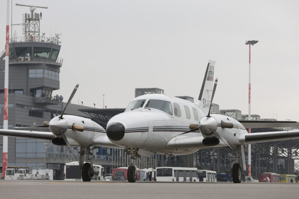 Τελικά όντως «μας ψεκάζουν» - αλλά για καλό σκοπό: Αεροπλάνο του ΕΛΓΑ στη «μάχη» ενάντια στο χαλάζι - Media