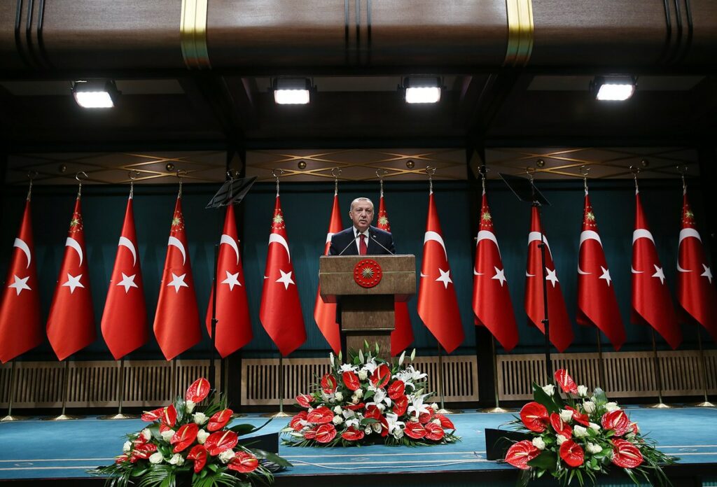 Άλλα πέντε χρόνια Ερντογάν - Απόλυτος κυρίαρχος στην Τουρκία μετά τη νέα εκλογική νίκη - Media
