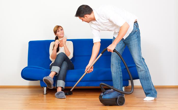 Πώς οι δουλειές σπιτιού επηρεάζουν τη σεξουαλική ζωή των ζευγαριών - Media