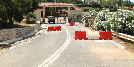 Φυλακή για κατασκοπία σε δύο Τσέχους - Φωτογράφιζαν στρατιωτικές εγκαταστάσεις - Media