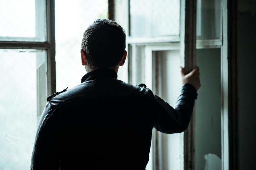 Αυτοκτόνησε γνωστός ζωγράφος – Έγραψε σημείωμα και έκανε το τελευταίο τηλεφώνημα της ζωής του! - Media