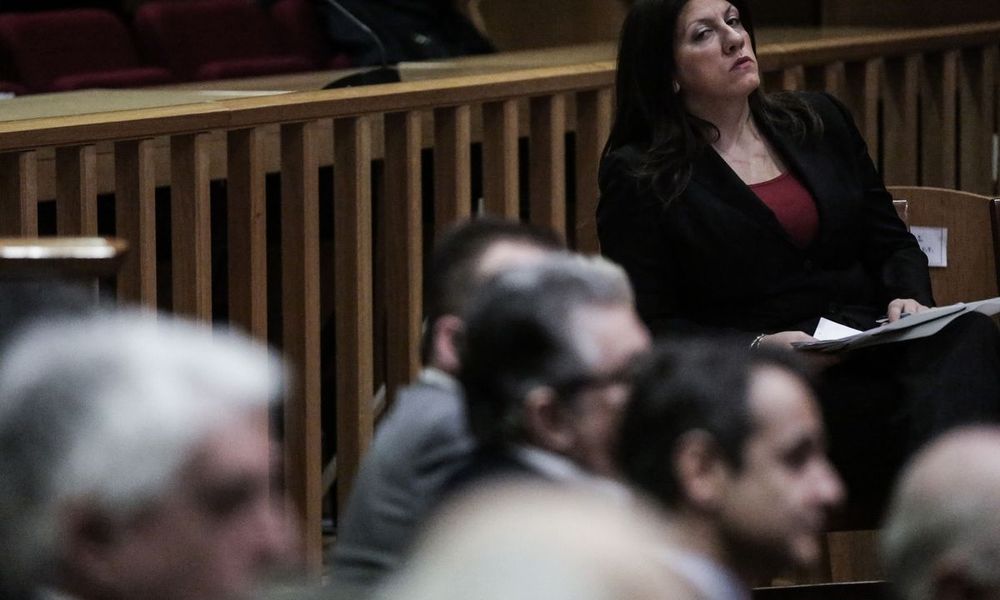 Χάος στη δίκη του αρχιμαφιόζου «το Λίπος»: Άγριος καυγάς μεταξύ της προέδρου και της Ζ. Κωνσταντοπούλου που φωτογράφιζε αστυνομικούς - Media