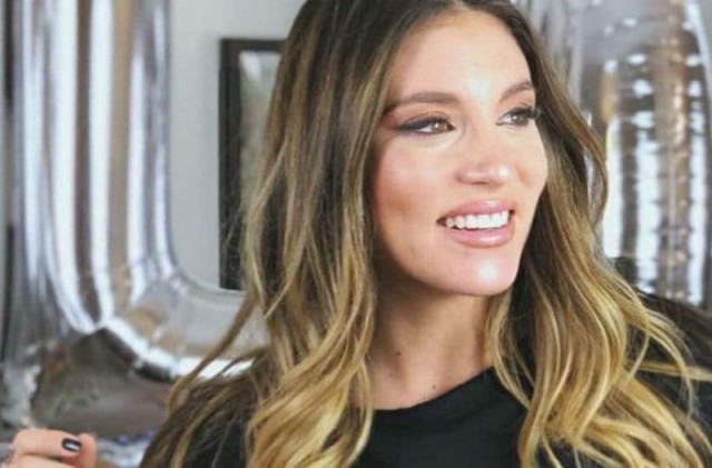 Αθηνά Οικονομάκου: Δείχνει το σώμα της δύο μήνες μετά τον τοκετό! (Photos) - Media