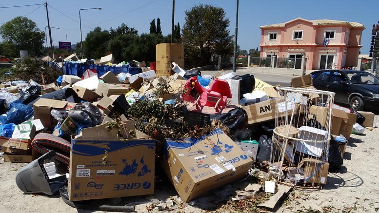 Βουνά από σκουπίδια στην Κέρκυρα - Λύση στη Λευκίμμη «βλέπει» ο δήμαρχος - Media