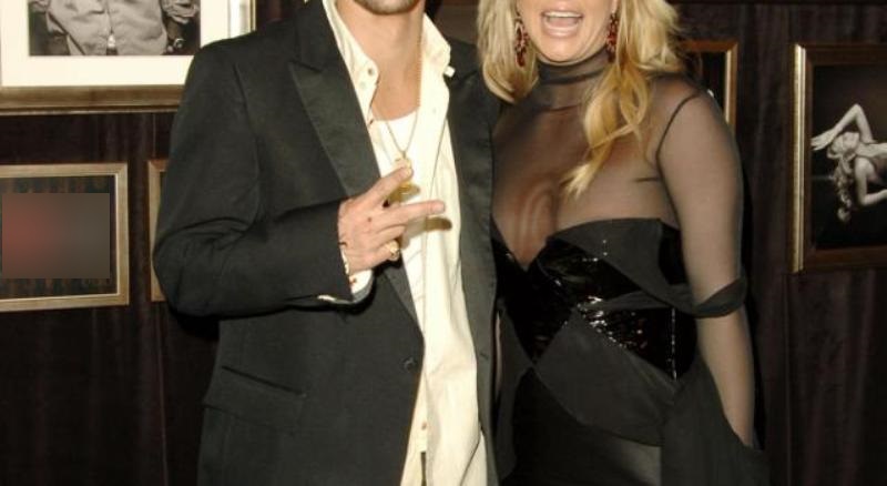 Απίστευτο κι όμως αληθινό: Ο «πρώην» ζητά από τη μεγάλη σταρ διατροφή 60.000 δολάρια το μήνα (Photos) - Media