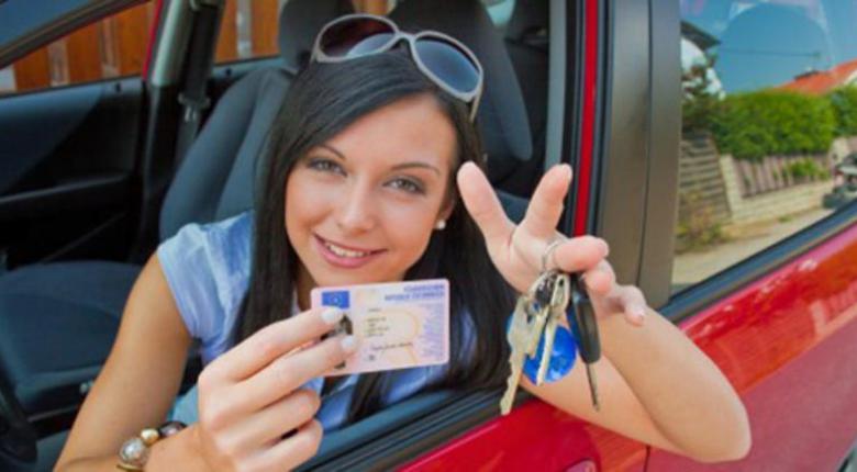 Δίπλωμα οδήγησης από τα 17 - Όλες οι αλλαγές που προωθεί το υπουργείο Μεταφορών - Media