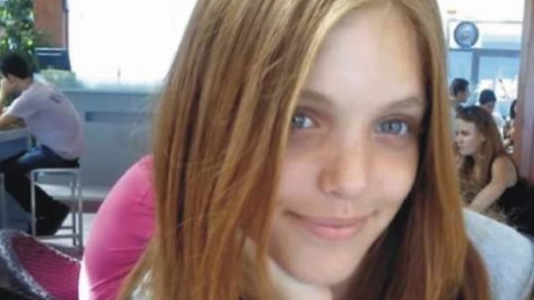 Συγκλονίζει η μητέρα της Στέλλας Ακουμιανάκη- «Είδα την κόρη μου και δεν την γνώρισα, το κεφάλι της ήταν πρησμένο» - Media