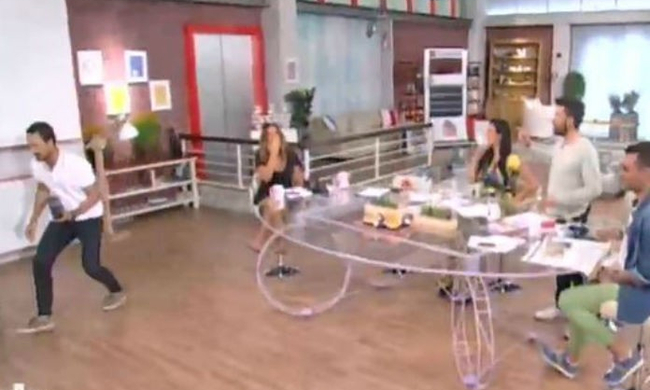 Συνεργάτης της Γερμανού έφυγε τρέχοντας από το πλατό της εκπομπής «Επιτέλους Σαββατοκύριακο» - Media