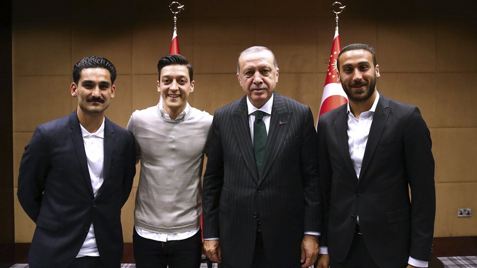 Σφοδρές αντιδράσεις στη Γερμανία για την συνάντηση ποδοσφαιριστών με τον Ερντογάν - Media