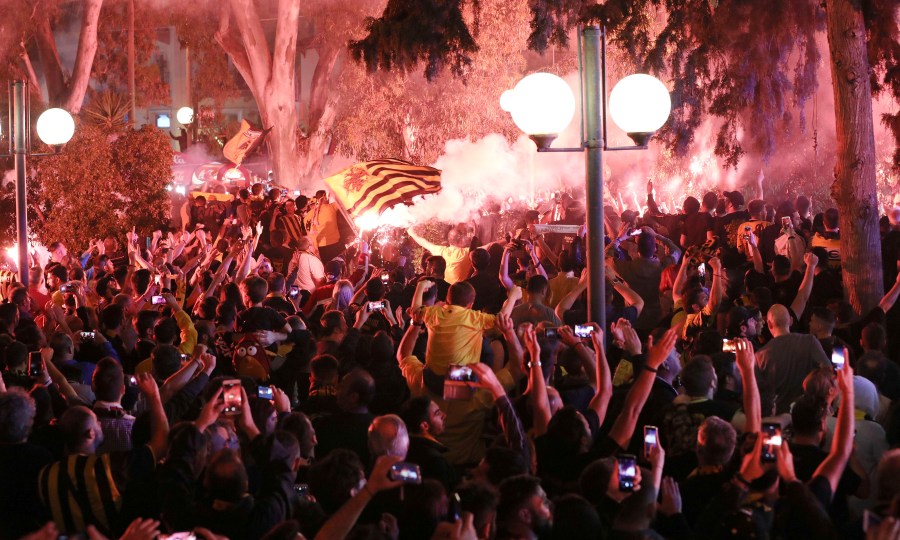 «Βούλιαξε» η Φιλαδέλφεια στους πανηγυρισμούς της πρωταθλήτριας ΑΕΚ - Πάνω από 40.000 υπολογίζει τον κόσμο η Αστυνομία! - Media