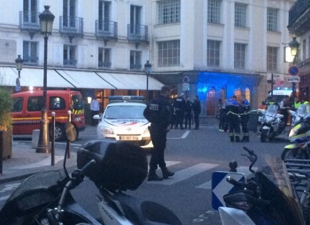 Τρόμος στο Παρίσι: Δύο νεκροί - Τρεις τραυματίες  - Media