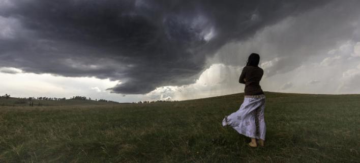 Οι καταιγίδες και οι θυελλώδεις άνεμοι παραμένουν - Σε ποιες περιοχές εκδηλώνονται έντονα καιρικά φανόμενα - Media