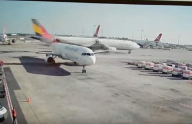 Συγκρούστηκαν αεροπλάνα στο αεροδρόμιο της Κωνσταντινούπολης (Video) - Media