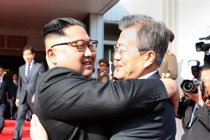 Έκτακτη συνάντηση Κιμ Γιονγκ Ουν και Μουν Τζε-ιν στα σύνορα Βόρειας και Νότιας Κορέας - Media