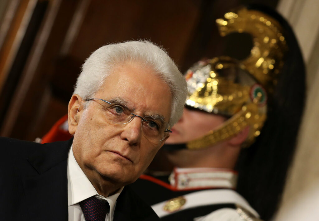 Σε πολιτική κρίση βυθίζεται η Ιταλία μετά το βέτο Ματαρέλα - Media