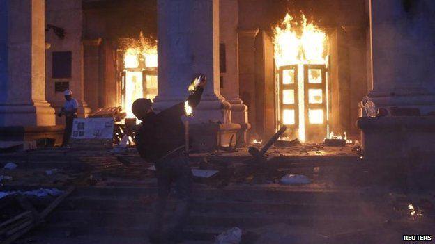Τέσσερα χρόνια από τη μαζική δολοφονία διαδηλωτών στην Οδησσό - Νεοναζί τους έκαψαν ζωντανούς - Media