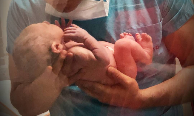 Πρωταγωνιστής σειράς του Mega και περιζήτητος εργένης έγινε πατέρας - Media