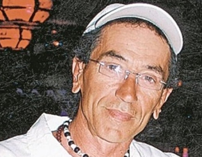 «Μια κοπέλα που δεν άξιζε δεκάρα μου έδινε 50.000 για να της γράψω πέντε τραγούδια» - Media