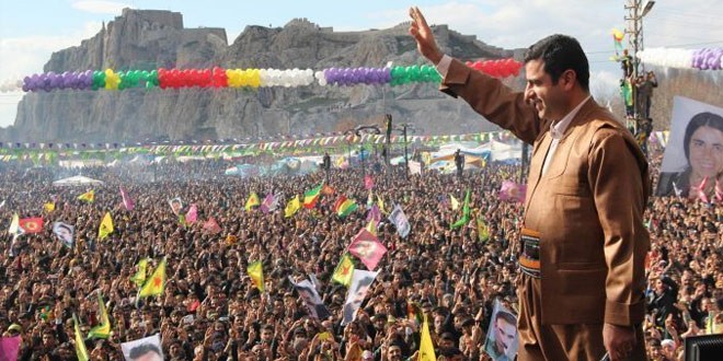 Υποψήφιος από τη φυλακή ο Ντεμιρτάς του φιλοκουρδικού HDP - Όλοι σε θέσεις μάχης απέναντι στον Ερντογάν - Media