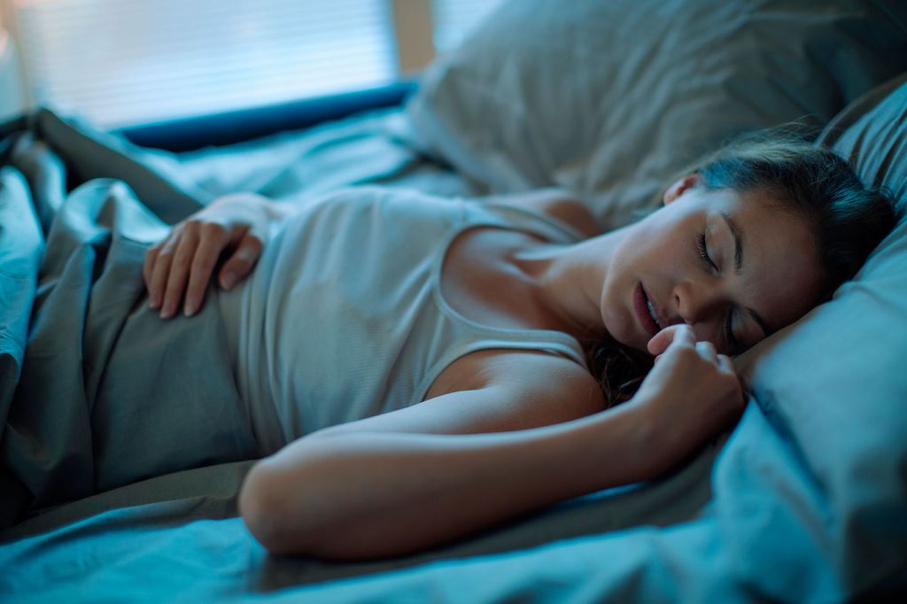 Απώλεια βάρους στον ύπνο: 9 τρόποι να το πετύχετε - Media