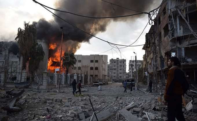 Συρία: Ξεκίνησε η απομάκρυνση των μαχητών του Ισλαμικού Κράτους από το Γιαρμούκ - Media