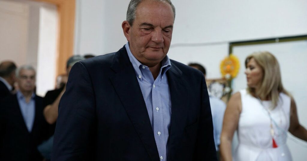 Θεσσαλονίκη: Ψήφισε στις εσωκομματικές εκλογές της ΝΔ ο Κώστας Καραμανλής - Media