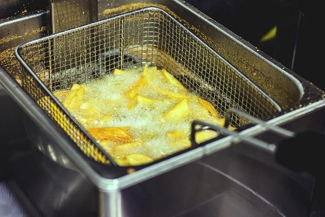Οι Βέλγοι καλούνται να τρώνε τηγανητές πατάτες δύο φορές την εβδομάδα για να μην πεταχτούν 750 χιλ. τόνοι - Media