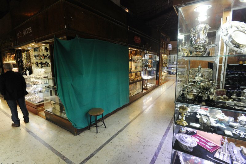 Κρίση στην Τουρκία: Άδεια καταστήματα, απεγνωσμένοι έμποροι - Media