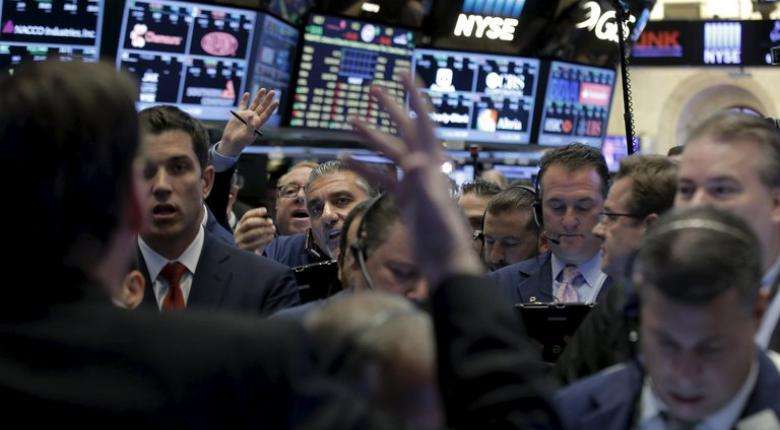 Μικρές απώλειες στη Wall Street - Media