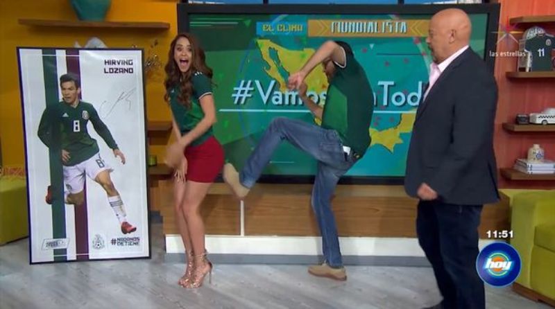 Κλώτσησαν στα καλοσμιλευμένα οπίσθια της, το πιο σεξι κορίτσι που λέει τον καιρό, για καλή τύχη στο Μουντιαλ (Photos)  - Media