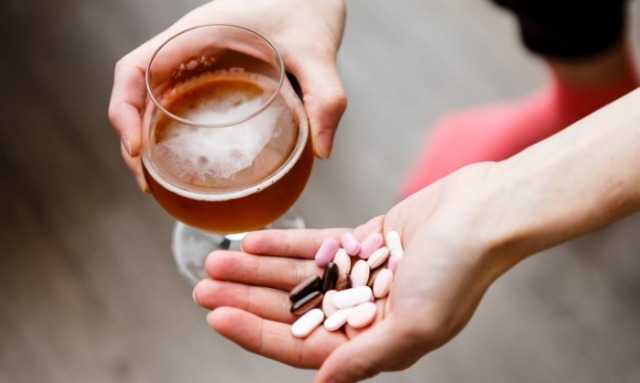 Ποια φάρμακα απαγορεύεται να συνδυάσετε με αλκοόλ!  - Media