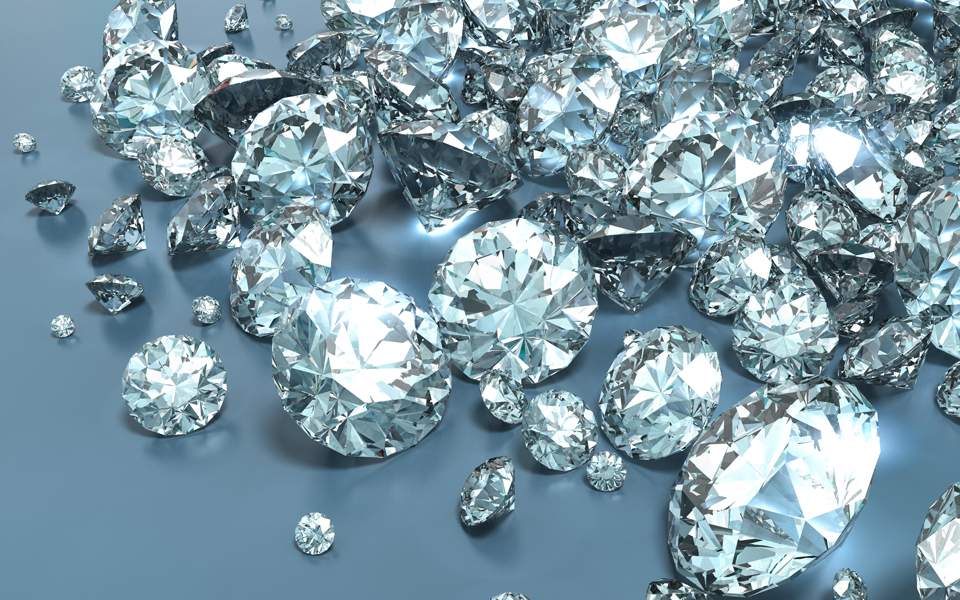 Σπίτι… θησαυροφυλάκιο στην Πάτρα: Έκλεψαν 42 διαμάντια και μια περιουσία - Media