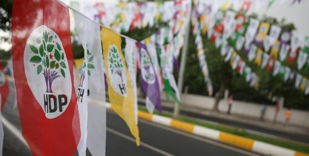 Hurriyet: Τούρκοι στηρίζουν το φιλοκουρδικό HDP γιατί σιχάθηκαν τον Ερντογάν - Media