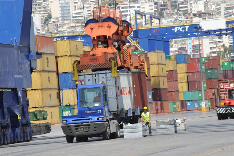 Έληξε η κινητοποίηση στο λιμάνι του Πειραιά - Κανονικά η κίνηση στους προβλήτες ΙΙ και ΙΙΙ - Media
