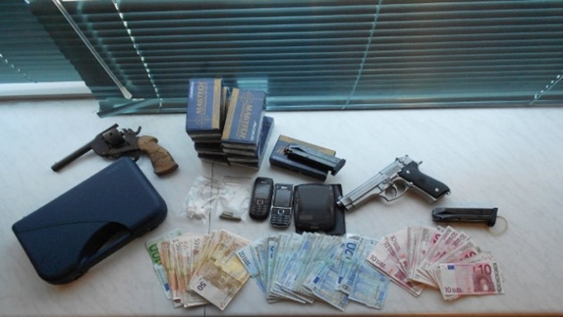 Μεγάλη αστυνομική επιχείρηση σε καταυλισμούς: 21 συλλήψεις, ναρκωτικά, όπλα και χρήματα - Media