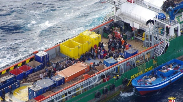 Η Ρώμη κλείνει τα λιμάνια της σε πλοίο ΜΚΟ που συμμετέχει στις επιχειρήσεις διάσωσης στη Μεσόγειο - Media