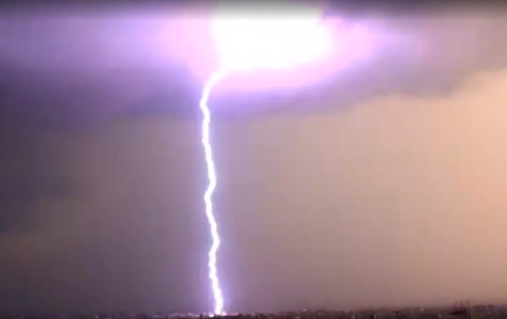 Άστραψε και βρόντηξε στην Αττική! - Περισσότεροι από 270 κεραυνοί το Σάββατο (Video/Χάρτης) - Media