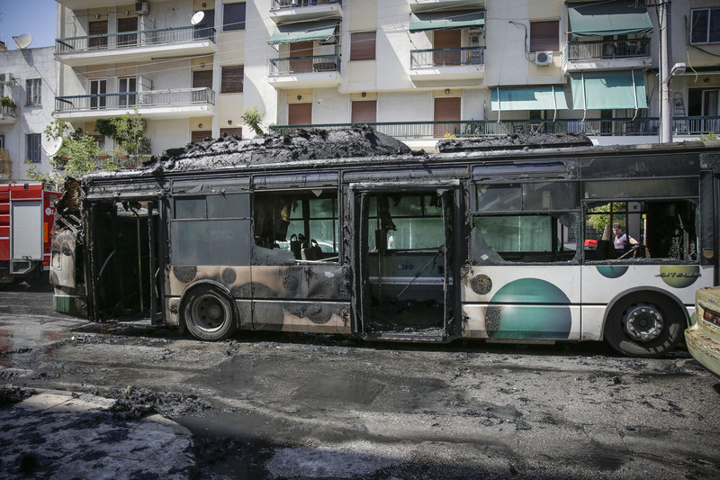 Εκατοντάδες φετιχιστές έκαναν ερωτικό σαδομαχιστικό πάρτι σε λίμνη της Γερμανίας (Video) - Media