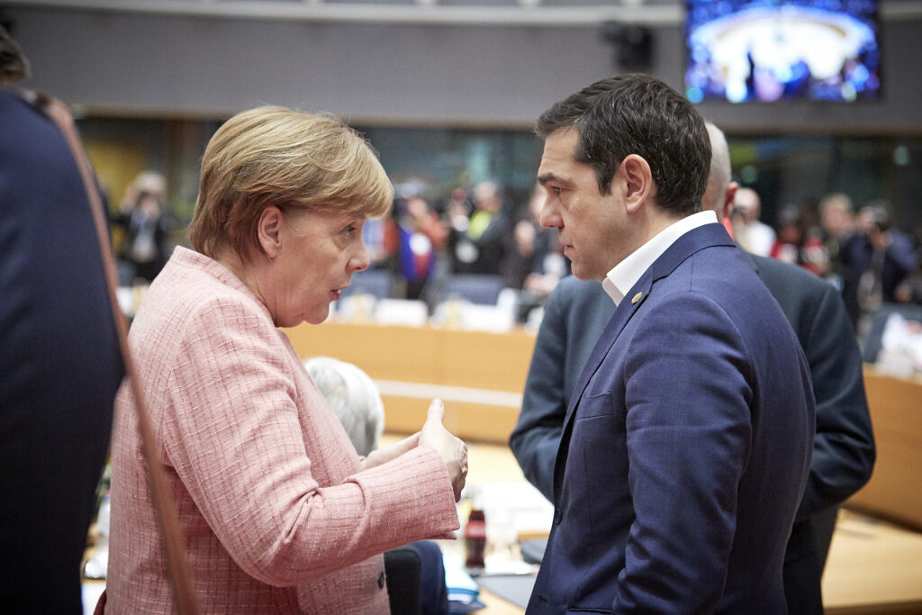 FT: Συμφωνία Τσίπρα με Μέρκελ για να επιστρέφουν πρόσφυγες στην Ελλάδα - Media