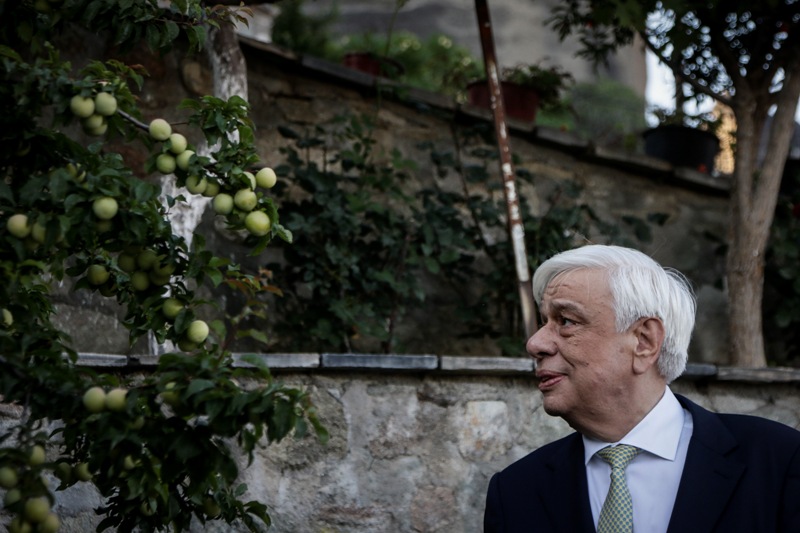 Παυλόπουλος: Η οικογένεια στην Ελλάδα πλήττεται σήμερα από πρωτόγνωρα φαινόμενα - Media