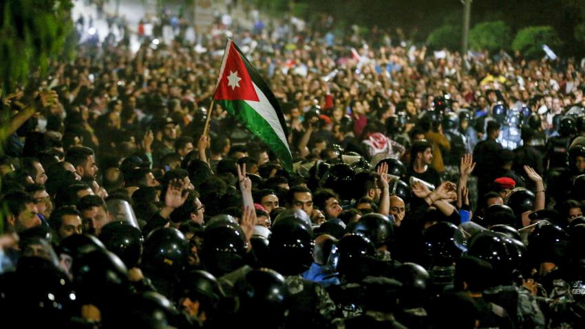 «Έκρηξη» στην Ιορδανία από τις μεταρρυθμίσεις του ΔΝΤ - Αυξήσεις-«φωτιά» σε τιμές και φόρους - Media