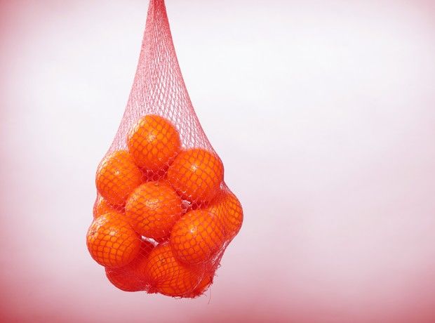 Γιατί τα πορτοκάλια πωλούνται σε κόκκινο διχτάκι - Το καταναλωτικό τρικ (Photo) - Media