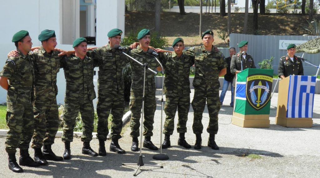 «Θα ολοκληρώσω την αποστολή μου» έλεγε ημίγυμνος ο φαντάρος που ανοιξε πυρ στα Χανιά - Έστρεψε το όπλο στο διοικητή του - Media