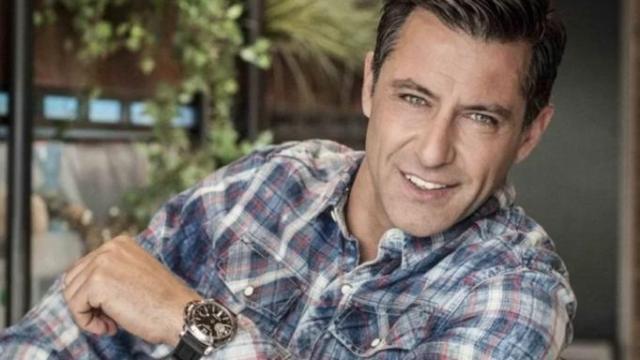 Όρθιος μετά από έξι μήνες ο Κωνσταντίνος Αγγελίδης! (Video) - Media