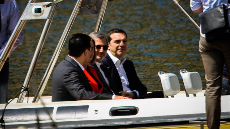Ιστορικές στιγμές: Ο Τσίπρας είναι ο πρώτος Έλληνας πρωθυπουργός που επισκέφθηκε την πΓΔΜ - Media