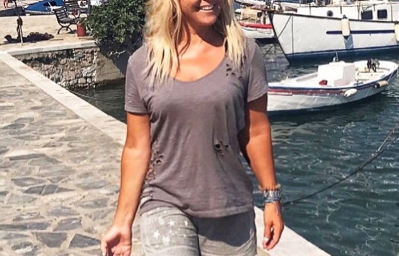 Φωτογραφήθηκε αρετουσάριστη με μπικίνι και... έριξε το Instagram (Photo) - Media