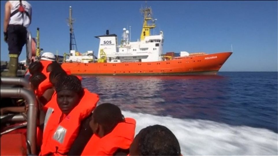 Έφτασαν στο λιμάνι της Βαλένθια μετανάστες που διασώθηκαν από το Aquarius - Media