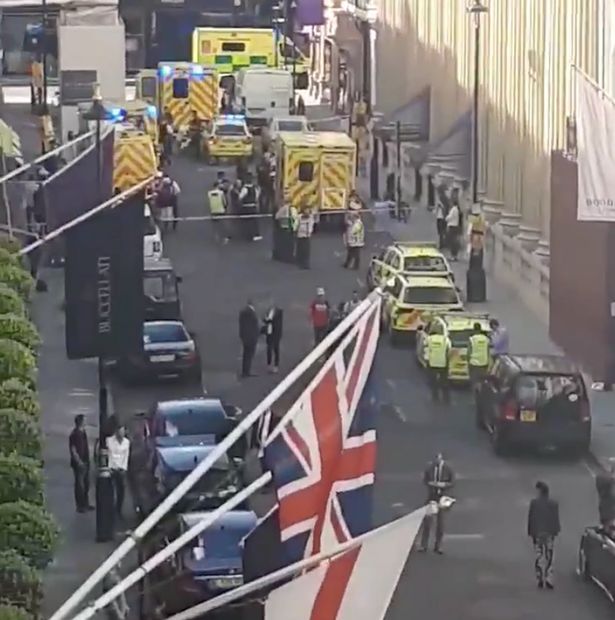 Συναγερμός στο Δ.Λονδίνο: Σε εξέλιξη σοβαρό περιστατικό - Έχει αποκλειστεί ολόκληρη η περιοχή (Photos/Video) - Media