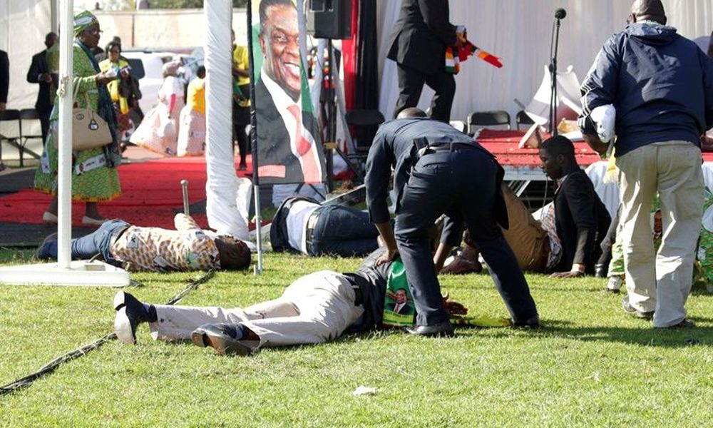 Συναγερμός στη Ζιμπάμπουε: Επίθεση βόμβας σε γήπεδο την ώρα που μιλούσε ο πρόεδρος - Media